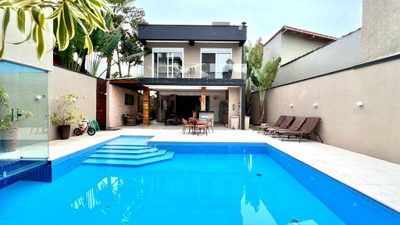 Casa, 8 quartos, 281 m² - Foto 1