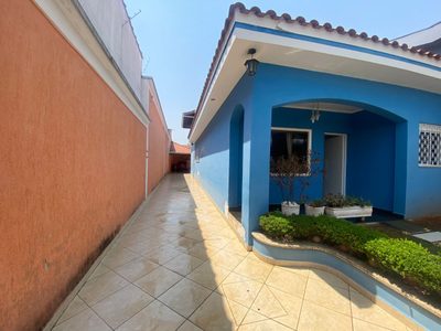 Casa, 3 quartos, 228 m² - Foto 1