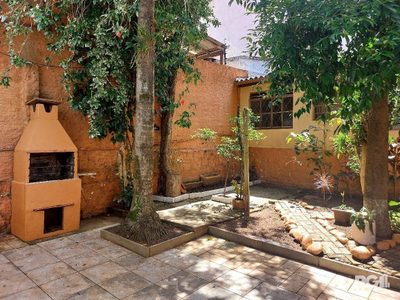 Casa, 3 quartos, 248 m² - Foto 1