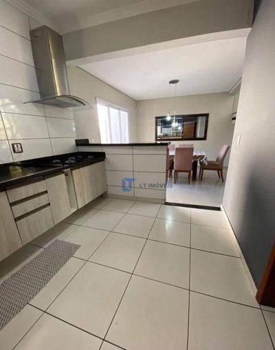 Sobrado, 3 quartos, 195 m² - Foto 2