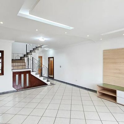 Sobrado, 3 quartos, 181 m² - Foto 1