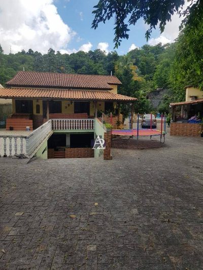 Casa, 4 quartos, 218 m² - Foto 1