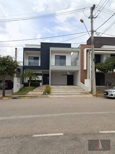 Casa, 3 quartos, 211 m² - Foto 1