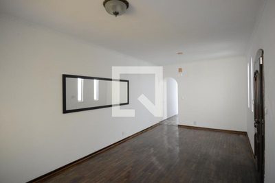 Casa, 4 quartos, 230 m² - Foto 2