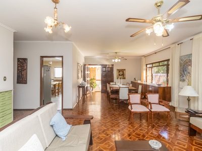 Casa, 3 quartos, 245 m² - Foto 1