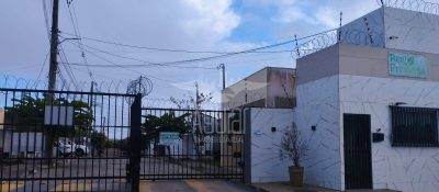 Casa de Condomínio - Foto 1