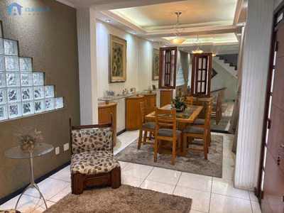 Casa, 3 quartos, 268 m² - Foto 1