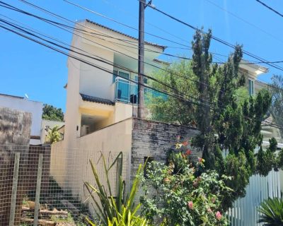 Casa, 4 quartos, 242 m² - Foto 1