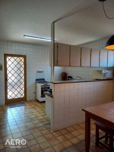 Casa, 3 quartos, 240 m² - Foto 4