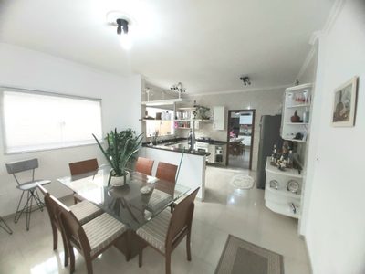 Casa, 3 quartos, 228 m² - Foto 2