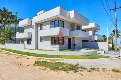Casa, 4 quartos, 270 m² - Foto 2