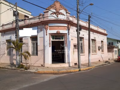 Casa, 3 quartos, 217 m² - Foto 1