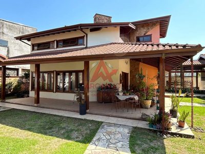 Casa, 3 quartos, 249 m² - Foto 1
