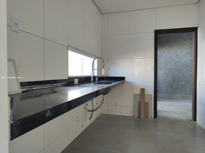 Casa, 3 quartos, 132 m² - Foto 2