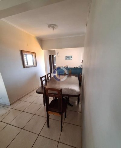 Casa, 3 quartos, 193 m² - Foto 2