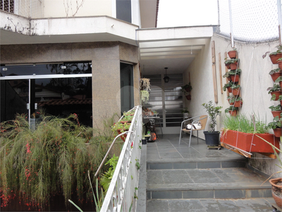 Sobrado, 3 quartos, 228 m² - Foto 1