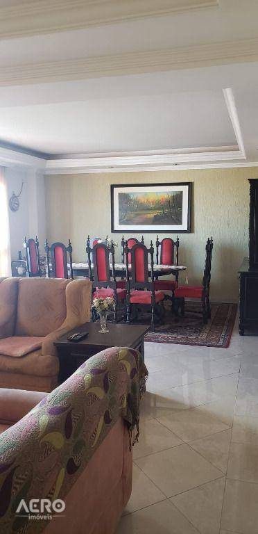 Apartamento, 3 quartos, 140 m² - Foto 1