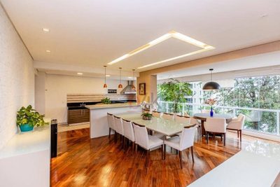Apartamento, 3 quartos, 242 m² - Foto 2