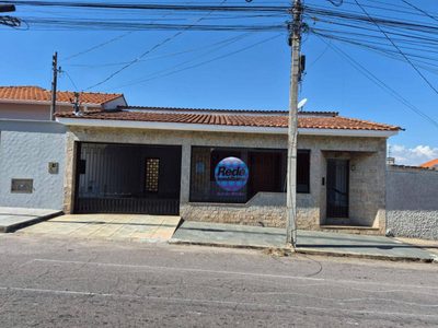 Casa, 3 quartos, 250 m² - Foto 1