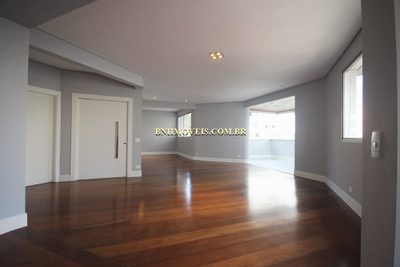 Apartamento, 3 quartos, 245 m² - Foto 1