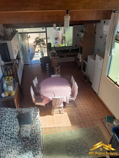Casa, 3 quartos, 244 m² - Foto 2
