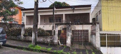 Casa, 3 quartos, 203 m² - Foto 1