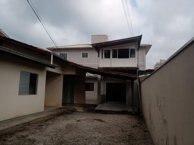 Casa, 3 quartos, 238 m² - Foto 1