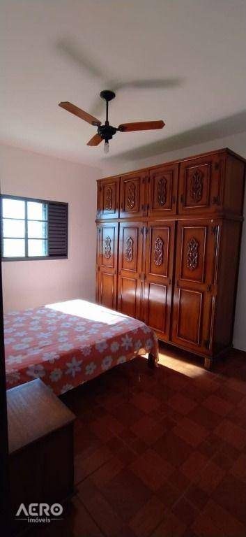 Casa, 3 quartos, 230 m² - Foto 3