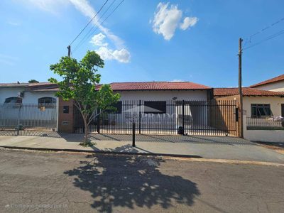 Casa, 3 quartos, 143 m² - Foto 1