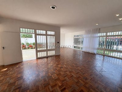 Casa, 7 quartos, 303 m² - Foto 1