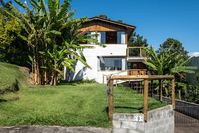 Casa, 4 quartos, 220 m² - Foto 1