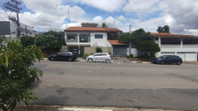 Casa, 3 quartos, 248 m² - Foto 1