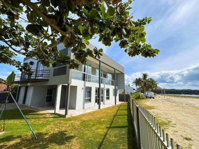 Casa, 4 quartos, 230 m² - Foto 1