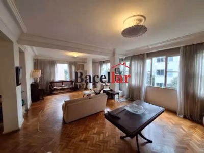 Apartamento, 4 quartos, 215 m² - Foto 1