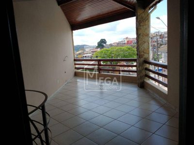 Casa, 3 quartos, 235 m² - Foto 1