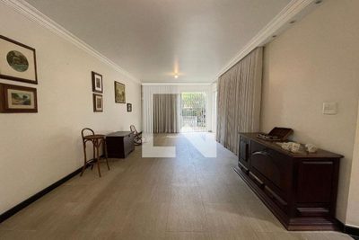 Casa, 5 quartos, 208 m² - Foto 1