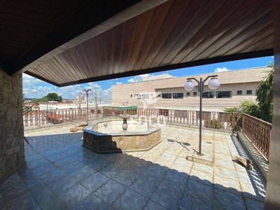 Casa, 4 quartos, 391 m² - Foto 1