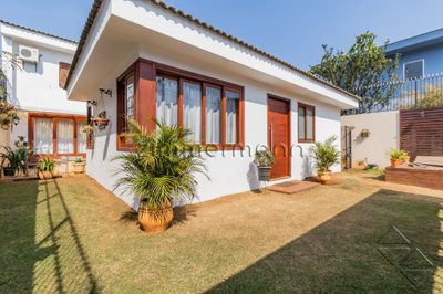 Casa, 3 quartos, 284 m² - Foto 1