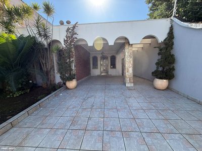 Sobrado, 3 quartos, 250 m² - Foto 1