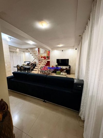 Sobrado, 3 quartos, 650 m² - Foto 1