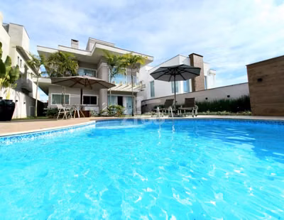 Casa, 3 quartos, 262 m² - Foto 1
