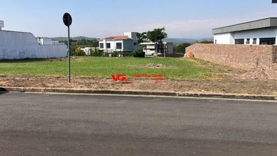 Loteamento e Condomínio, 1000 m² - Foto 1