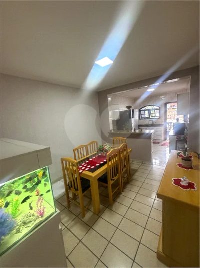 Casa, 3 quartos, 215 m² - Foto 4