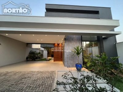 Casa, 3 quartos, 216 m² - Foto 1