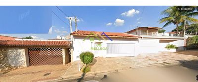 Casa, 4 quartos, 245 m² - Foto 1