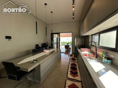 Casa, 3 quartos, 210 m² - Foto 4