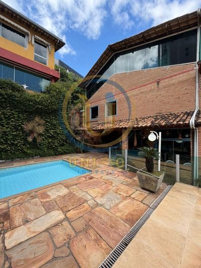 Casa, 6 quartos, 720 m² - Foto 1