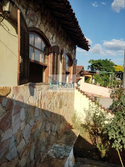 Casa, 3 quartos, 210 m² - Foto 1