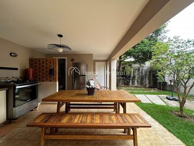 Casa, 3 quartos, 230 m² - Foto 1