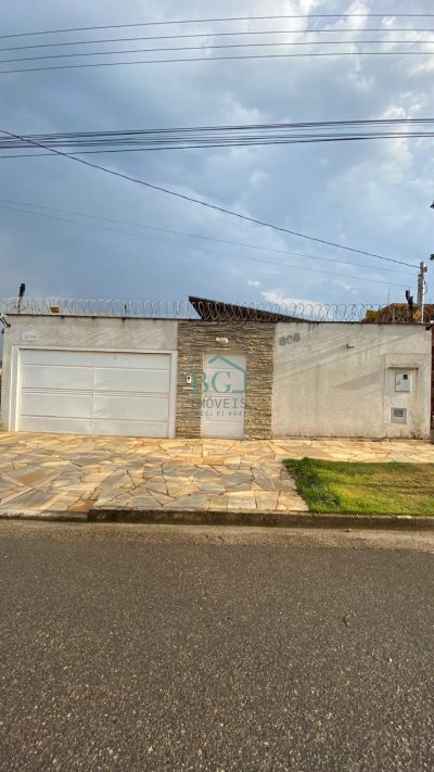 Casa, 4 quartos, 200 m² - Foto 1